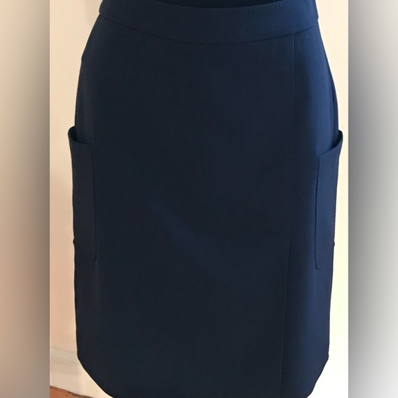 Brooks  Brothers Navy Blue Big Pockets Skirt Zipper Back SZ 8 Split In Front. - Picture 1 of 10